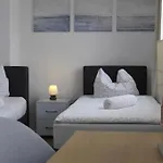 Gemuetliches Reihenhaus Mit Terrasse Appartamento