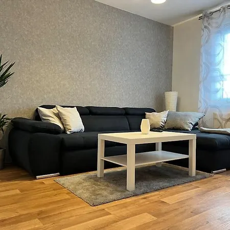 Διαμέρισμα Gemuetliches Reihenhaus Mit Terrasse Μαγδεβούργο