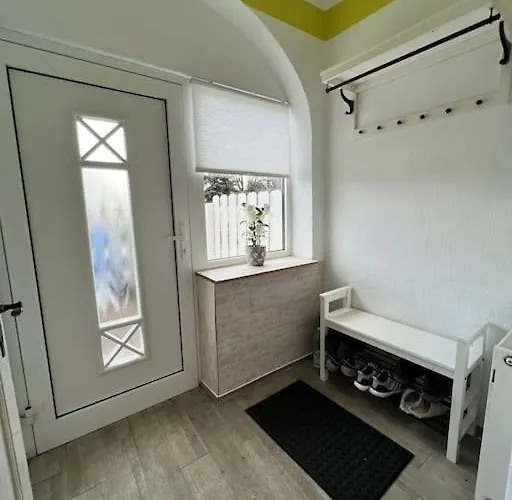 Διαμέρισμα Gemuetliches Reihenhaus Mit Terrasse *